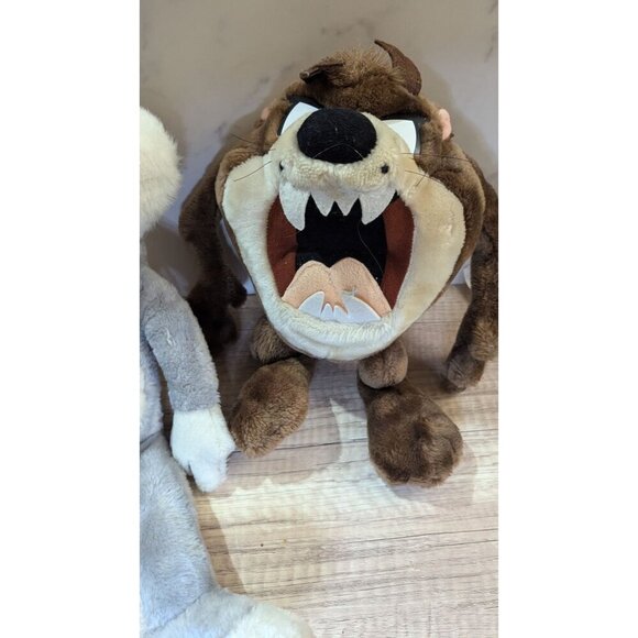 Vintage Warner Bros Bugs Bunny & Taz Plush Toys bugs 20" Taz 11" - Picture 5 of 10